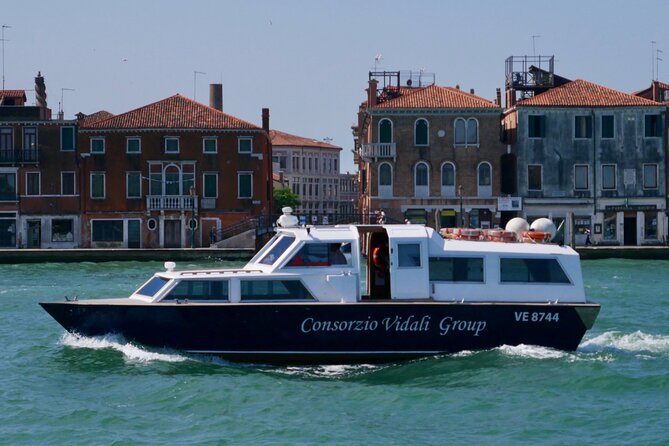 1-hour panoramic tour of Venice by boat - Molino Stucky: from historic mill to Hilton hotel