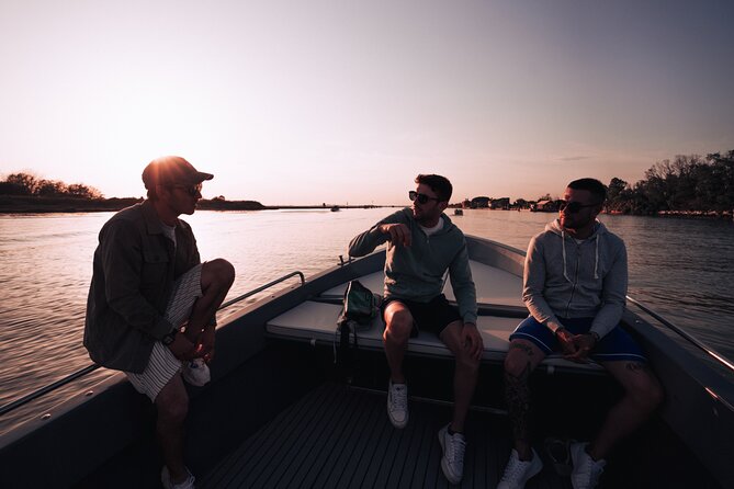 2 Hours Private Boat Tour in the Lagoon at Sunset with Aperitif - Burano at sunset: a 30-minute loop for color and breathing room