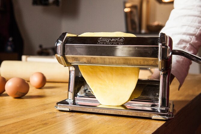 3 Hour Cooking Class: Homemade Pasta and Tiramisu in Venice - Fresh pasta and tiramisu in a real Venice setting