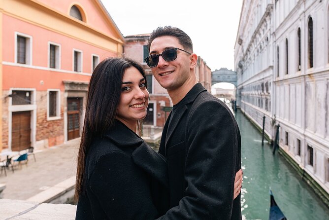 30-Minutes Snap Session – Quick and Timeless Venice Photos - What the guide does with you, and why it feels easy