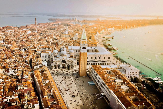 4-Hour Venice guided walking tour with Doge's Palace & St Mark's Basilica - Starting in St Mark’s Square, then escaping the crowds the right way