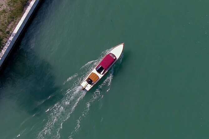 5-Hour Guided Tour of the Magic Islands by Vintage Boat in Venice - Why the Guide Matters, Especially on an Island Circuit