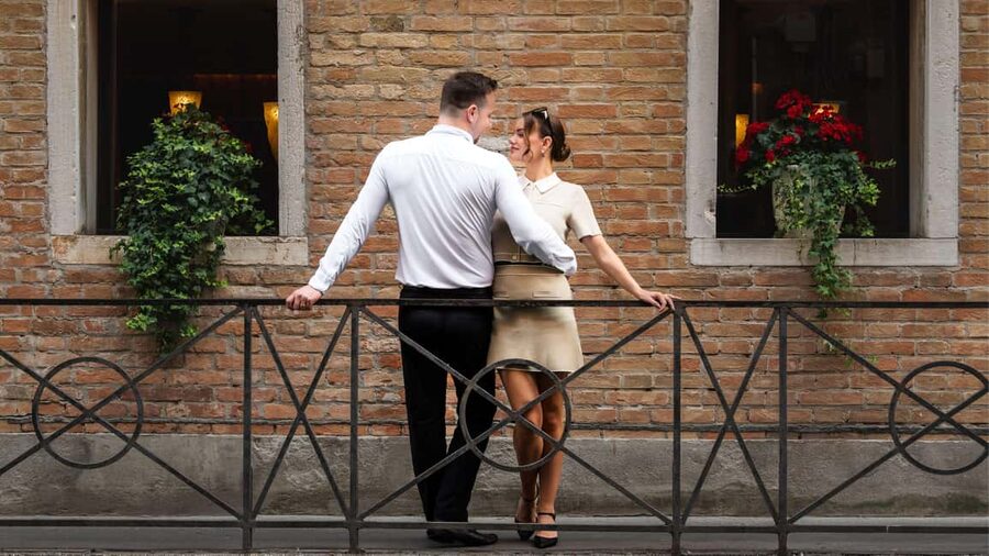 A Unique Photoshoot in Venice - What a 1-hour shoot feels like, from comfort to direction