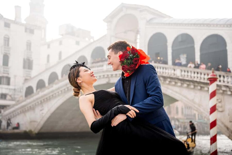 A Unique Photoshoot in Venice - Timing, sunlight, and punctuality: small factors that change results