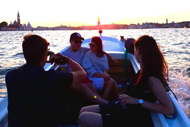 A Venetian Aperitif on The Lagoon - The topa boat experience: small group, steady pace
