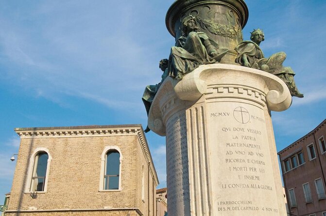 A Venetian Evening: Wine Tasting and Cicchetti with a Local Guide - Key things that make this Venetian evening tour work