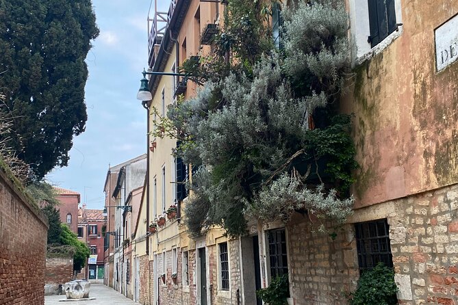 Another Side of the City: Discovering Authentic Venice - Squero di San Trovaso: where gondolas are still made