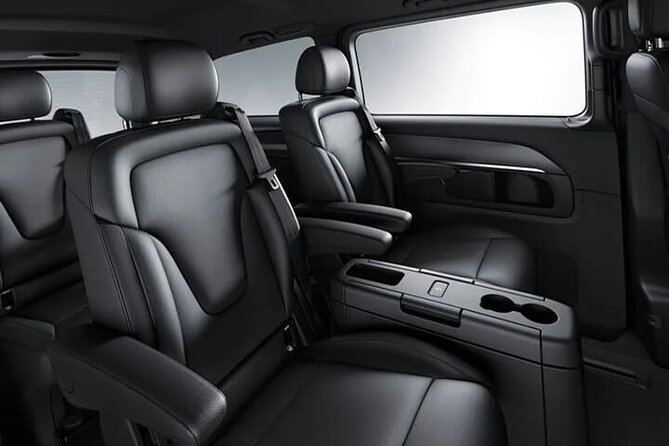 Arrival by Private Luxury Van Venice Airport VCE to Piazzale Roma - The van experience: Mercedes comfort, English support, and real luggage space