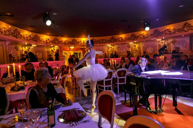 Avanspettacolo: Cabaret Dinner Show in Venice - Drinks and service: what to expect when the show takes center stage