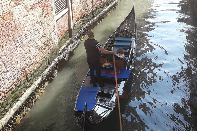 Bacaro Tour : Walk, eat and drink in Venice - Getting oriented fast: from Campo San Bortolomio to Strada Nova
