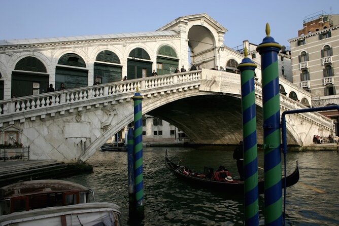 Best of Venice Private Tour: St. Mark's Doge Palace Gondola Ride - Starting Where You Should: Chiesa di San Giacomo di Rialto