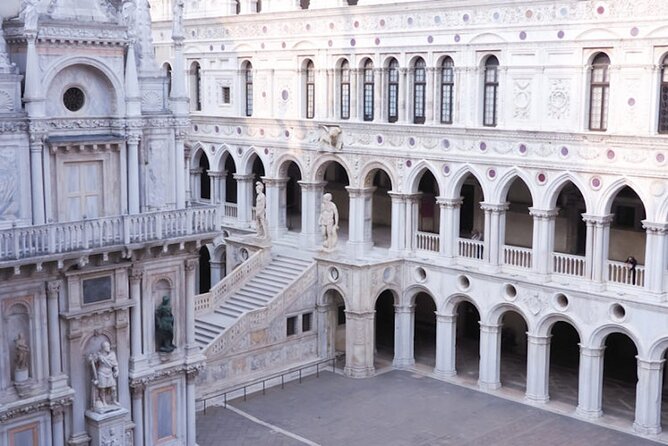 Best of Venice Private Tour: St. Mark's Doge Palace Gondola Ride - Piazza San Marco: Get Your Bearings in 15 Minutes