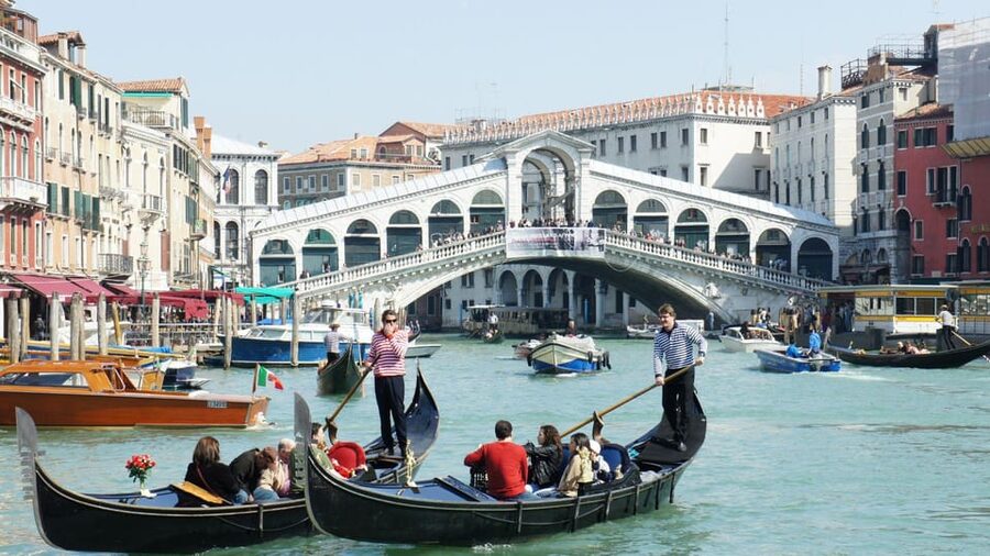 Best of Venice: Private Walking Tour with a Local - The side-streets trick, turning cobblestones into stories