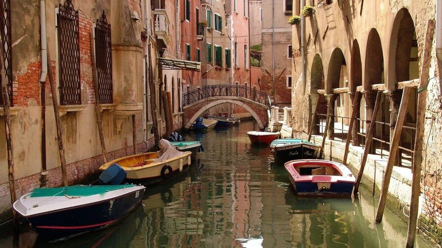 Best of Venice: Private Walking Tour with a Local - Art galleries as an optional detour, when you want more than landmarks