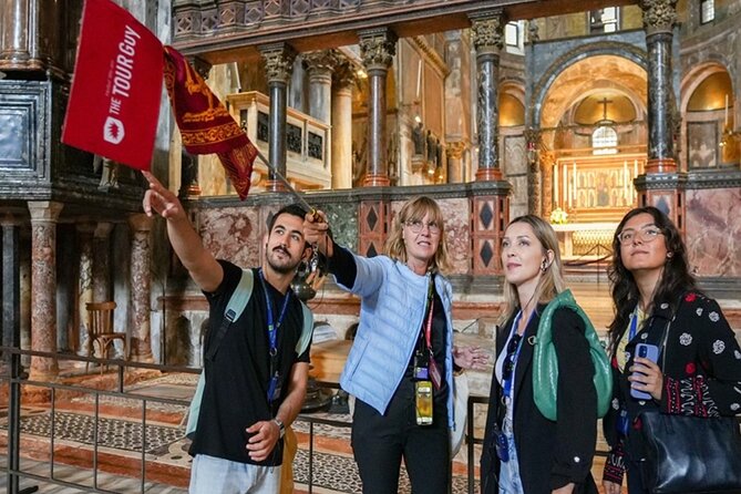 Best Of Venice: Saint Mark's Basilica, Doges Palace with Guide and Gondola Ride - Meeting point and timing that matters in a crowded zone