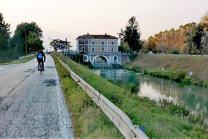 Bike & Palladian Villas: Scenic Ride Along the Brenta from Venice - Villa Foscari and La Malcontenta, Palladio on the River