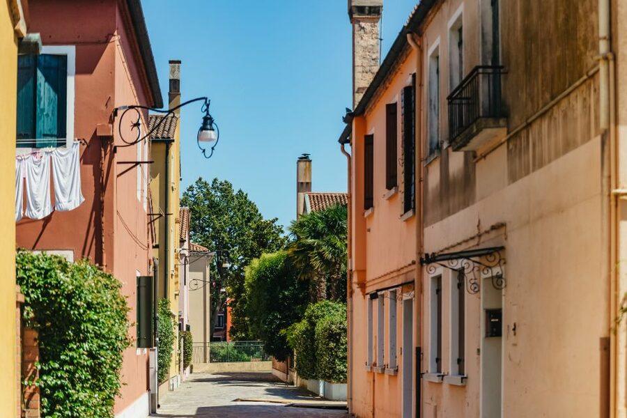 Boat Trip: Glimpse of Murano, Torcello & Burano Islands - Murano: The Glass Factory Stop That Actually Shows the Work