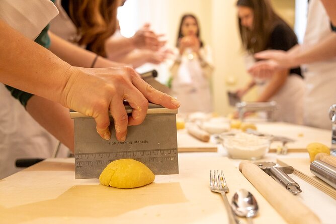 Cesarine: Home Cooking Class and Meal with a Local in Venice - What You Cook: Starter, Fresh Pasta, and Venetian Dessert