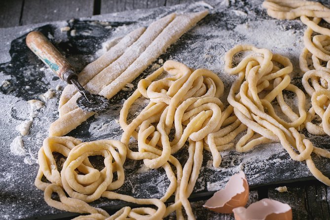 Cesarine: Private Pasta and Tiramisu Class in a Local Venice Home - Who should book this Venice pasta and tiramisu class
