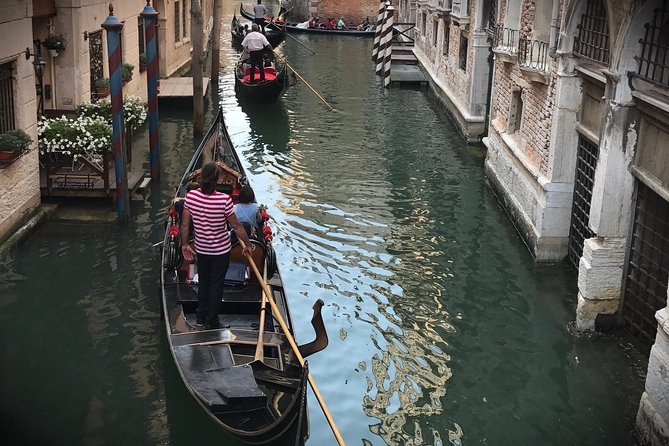Charming Gondola Ride on the Grand Canal & Gondola Gallery™ - Timing and Weather: The Dark Side of a Perfect Venice Evening