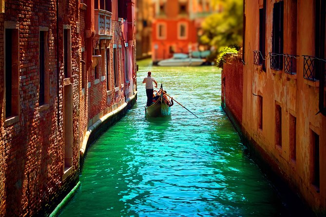 Classic 30-Minute Gondola Ride in Venice - Price and Value: Is $46.96 a Good Deal for a Gondola?