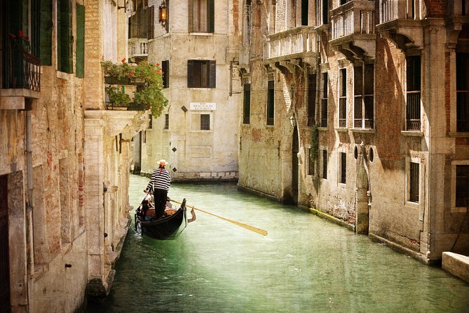 Classic 30-Minute Gondola Ride in Venice - Who Should Book This Gondola Ride, and Who Should Skip It