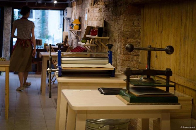 Demonstration of art print - Where it happens: Plum Plum Creations on the Fondamenta