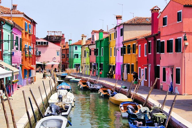 Discover Murano, Burano and Torcello by boat (Private Tour) - Murano glass factory stop: short visit, big craft impact