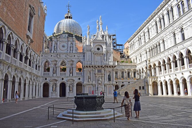 Doge Palace and Saint Mark's Basilica Guided Tour Fast Entry - The Murano glass demonstration near Piazza San Marco