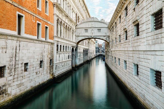 Doge's Palace and St Mark's Basilica Fast-Track Tour in Venice - How this fast-track moves you through Piazza San Marco