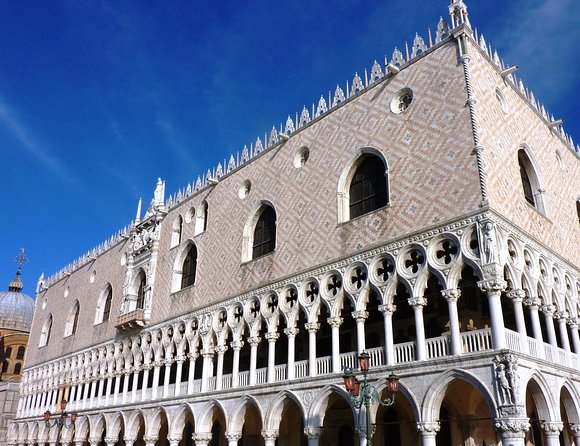 Doge's Palace guided tour and Gondola ride - Fast-track Doge’s Palace access: saving time in a security-heavy entrance