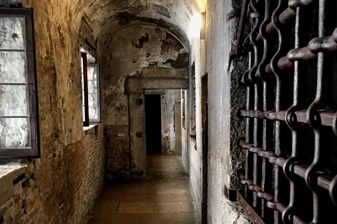 Doge's Palace Guided Tour - Palazzo Ducale in about an hour: Golden Staircase, atriums, and power rooms