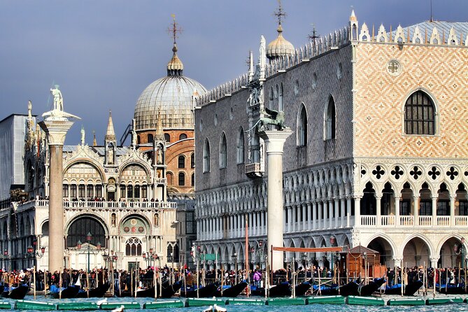 Doge's Palace small group or private tour with a local guide - The Bridge of Sighs to the New Prisons, in the same flow