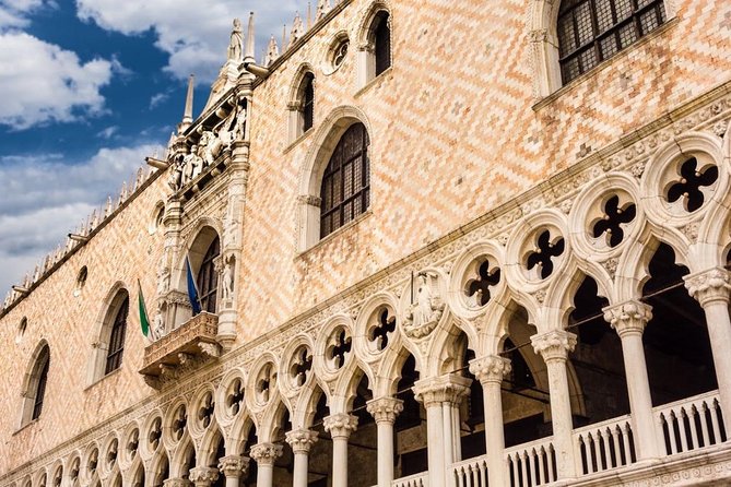 Doge's Palace small group or private tour with a local guide - The 2-hour plan, from Colonne di San Marco to the New Prisons