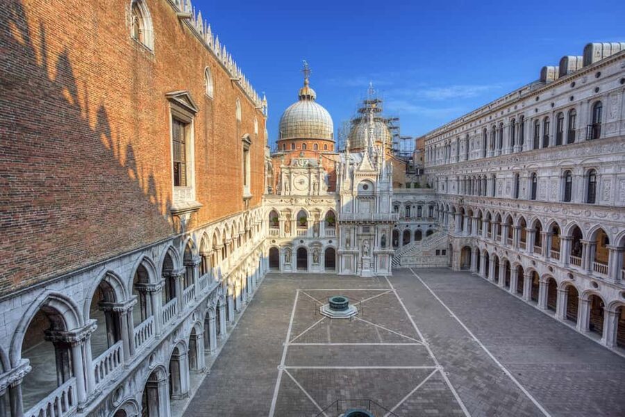 Doge's Palace, St. Mark's & Gondola Ride with Options - The 30-minute shared gondola ride, what it really gives you