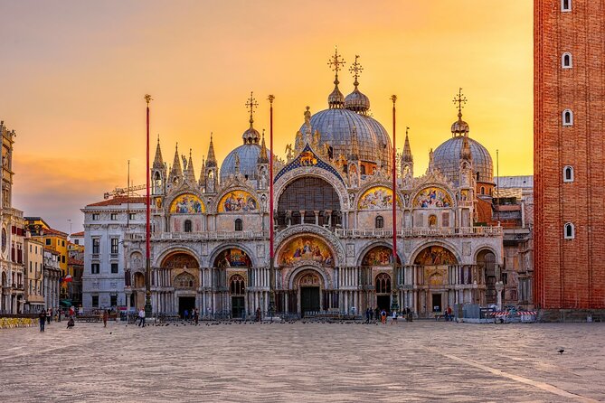 Doge’s Palace Tour, Prisons, Bridge of Sighs & Gondola Ride - Starting at Piazza San Marco, Where Your Bearings Get Set Fast