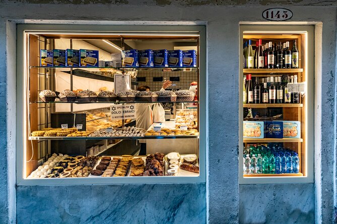 Eating Venice Food & Drinks Tour - Calle San Felice: DOCG Prosecco plus savory bites