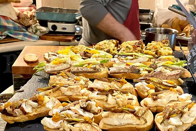 Eating Venice Street Food Tour with Guided Tasting and Sightseeing - Campo San Giacomo di Rialto: Gothic Church Details Plus City-Center Momentum