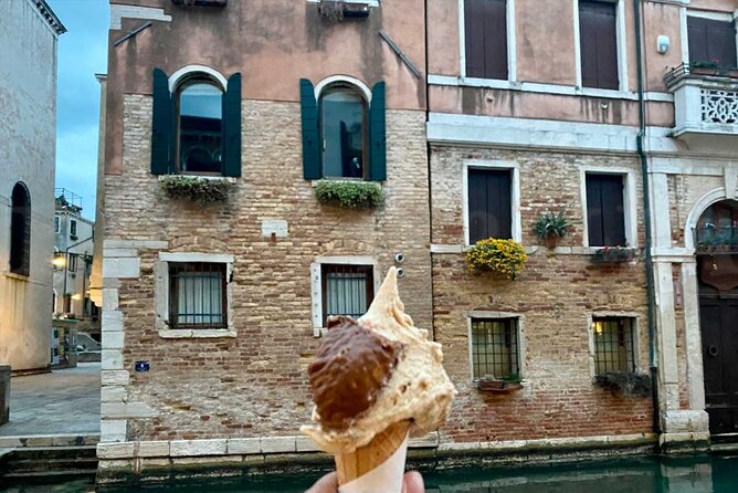 Eating Venice Street Food Tour with Guided Tasting and Sightseeing - Rialto Bridge and the Grand Canal Walk: Icon Views Without the Overplanning