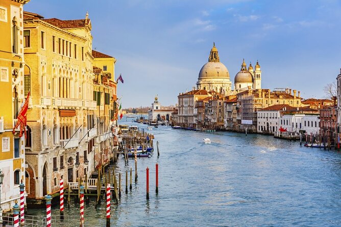 Enchanting Venice: City Walk & Majestic Gondola Ride! - The gondola ride: what you will like, and what you cannot control