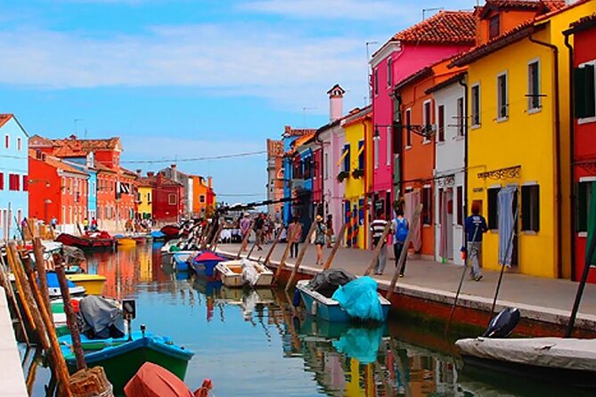 Enjoy an unforgettable tour of Murano, Burano and Torcello. - Burano’s Lace and Color: How the Island Time Feels Different
