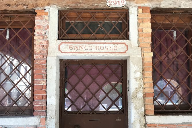 Exclusive Private Venice Jewish Ghetto Tour - Calle Ghetto Vecchio: the word ghetto, plus synagogues from the outside