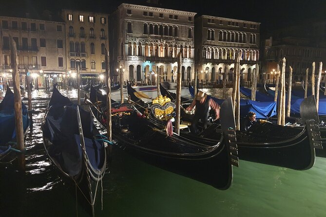 Experience Venice Like a Local on a Guided Small Group Walking Tour By Night - Meeting Campo San Zaccaria, ending at Campo San Tomà