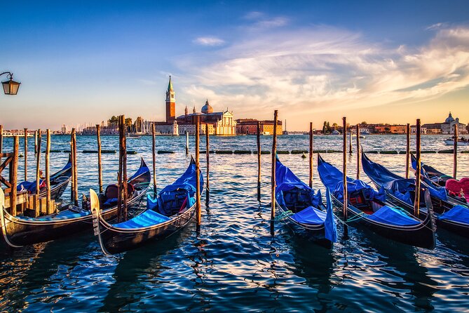 Explore the Canals on an Authentic Gondola Tour Venetian Dreams - Should you book Explore the Canals on an Authentic Gondola Tour Venetian Dreams?