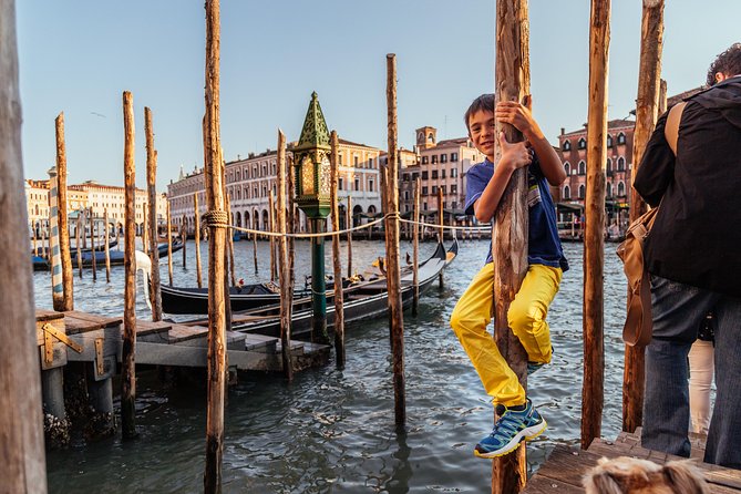 Family Friendly Venice Private City Tour - Where you meet and where you end: a clean start and finish