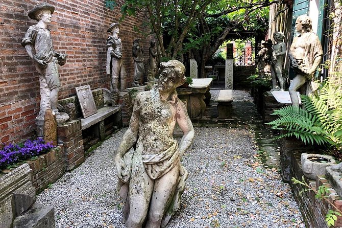 Full-day Boat Tour of Venice Islands from St Mark’s Square - Burano: colorful houses, the leaning bell tower, and how to make 90 minutes count