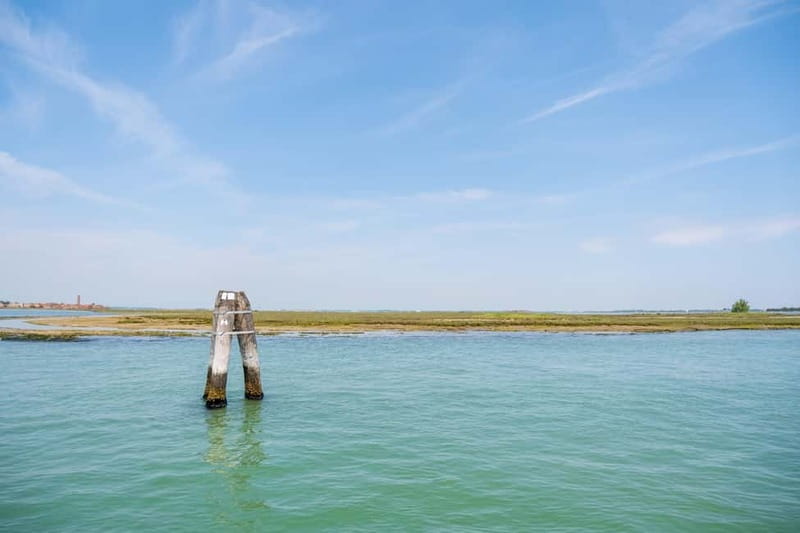 Full-day tour to Murano & Burano with Scenic Return Ride - Comfort On A Spacious GT Boat: Why It Matters
