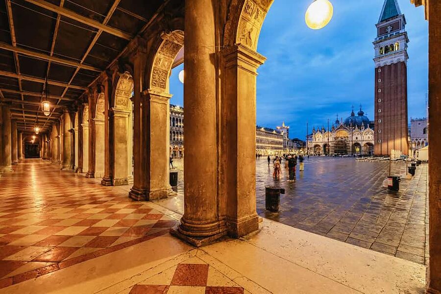 Ghosts of Venice: Castello, Malibran Theater, Cannaregio - Scuola Grande di San Marco and the hospital past