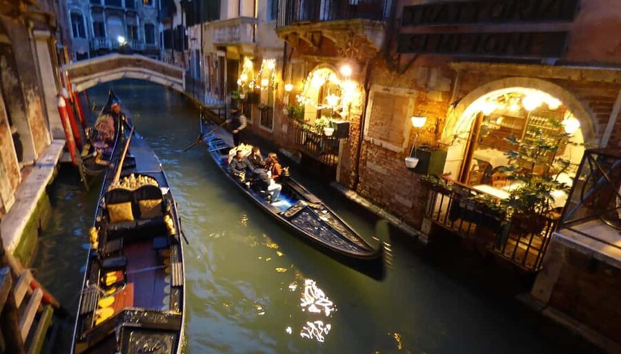 Ghosts of Venice: Malibran Theater and Cannaregio - Piazza San Marco after dusk: starting in the right kind of quiet