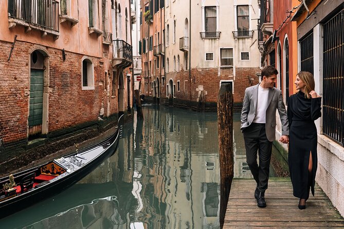 Glam photoshoot in hidden Venice! (up to 4) - The photographer’s style: working with emotions, not just poses